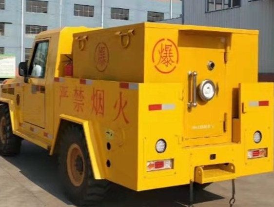 丰润凯龙爆破器材运输车：保障爆破任务的安全运行